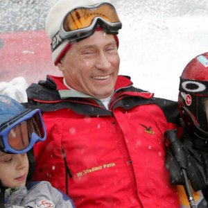 Владимир Путин &quot;вводит&quot; единый ски-пасс на горнолыжных подъемниках Красной поляны
